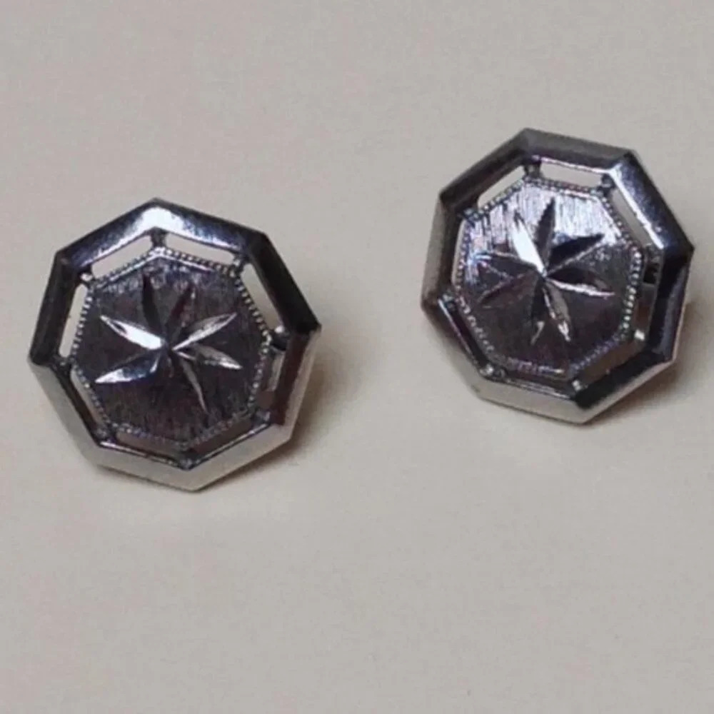 Clip On Earrings Silver Tone Star Stamp Casual‎ Center Holiday Party Festival